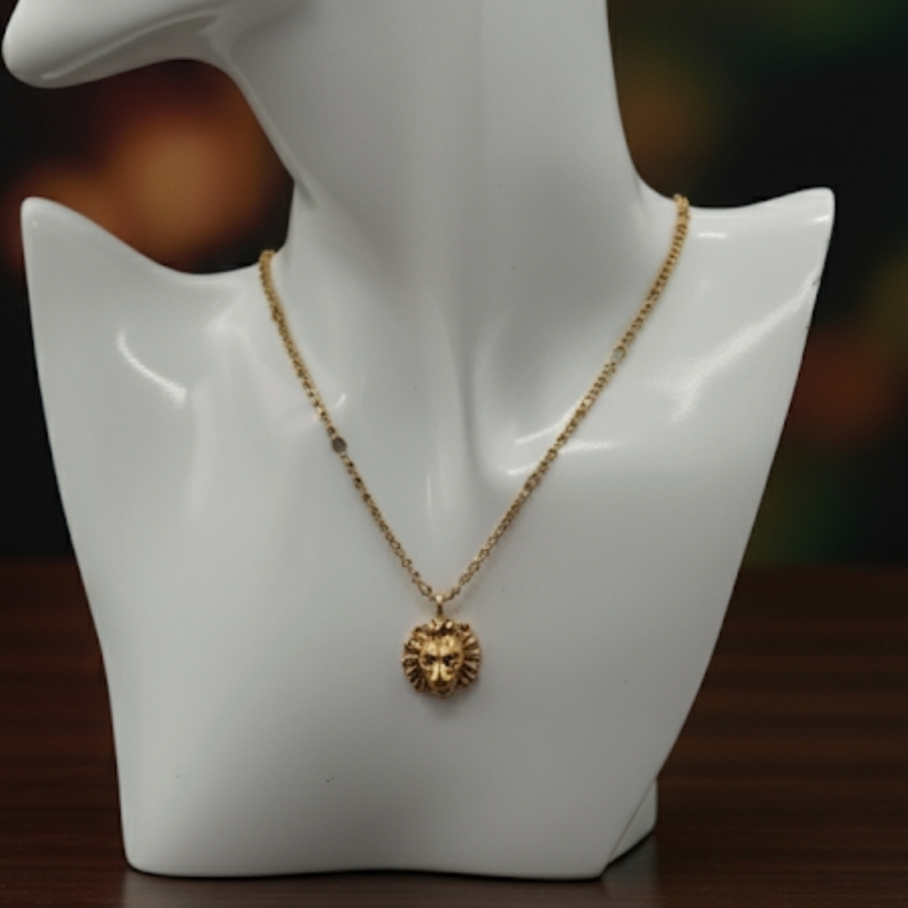 GUCCI VINTAGE GOLD LION NECKLACE